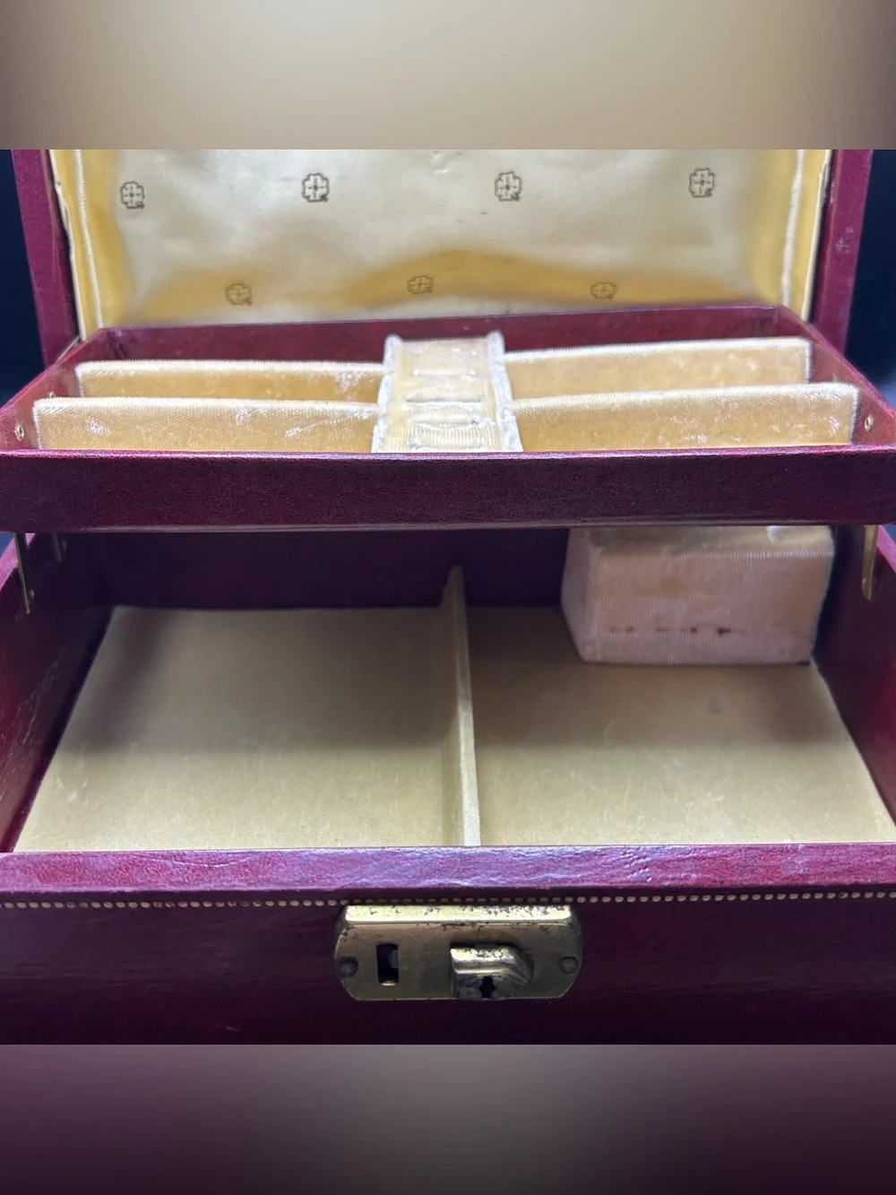 Vintage Mele/Thorens Burgundy & Gold Leatherette Jewelry Music Box. Tested Works